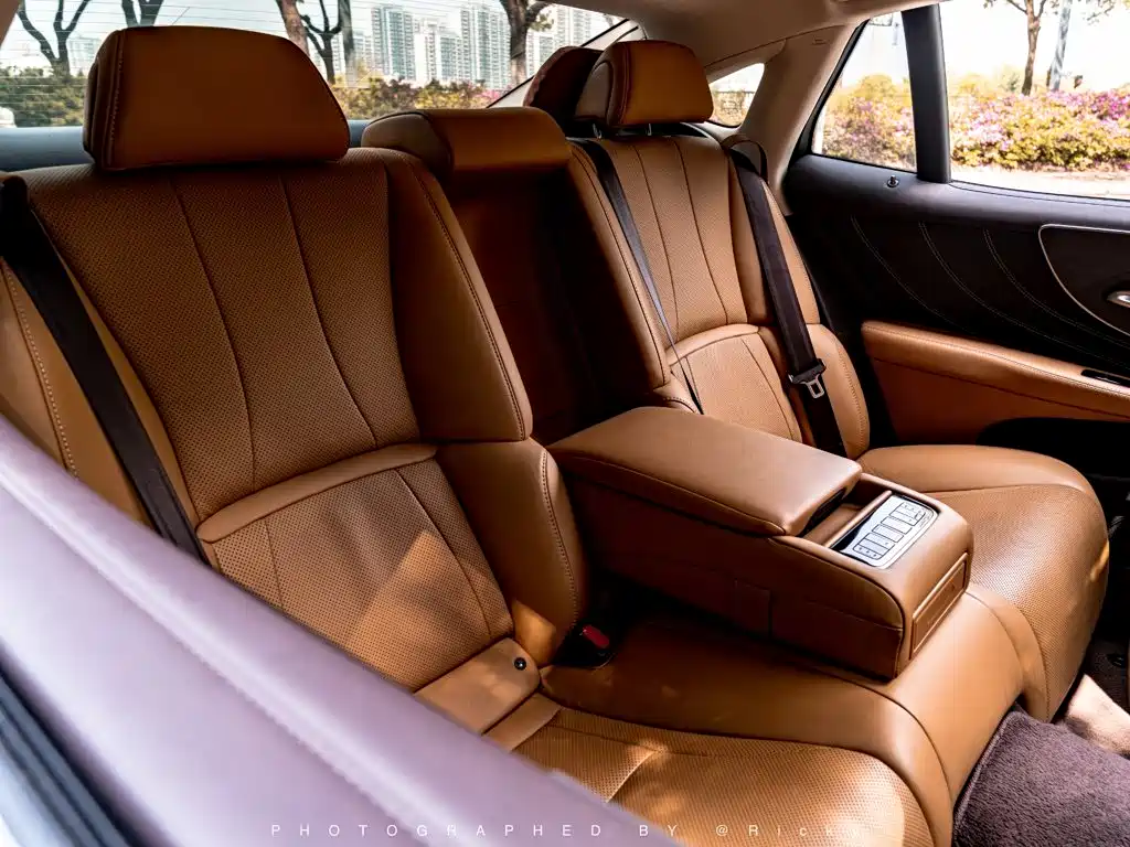 Lexus LS — миниатюра 13