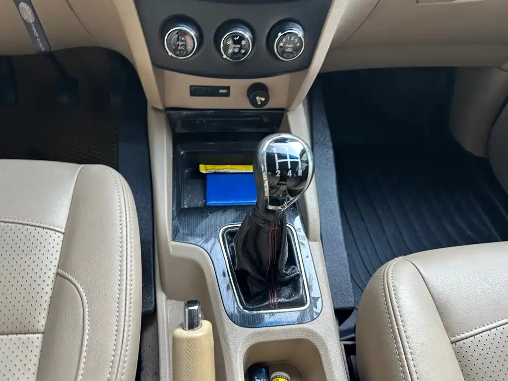 Wuling Hongguang — миниатюра 11