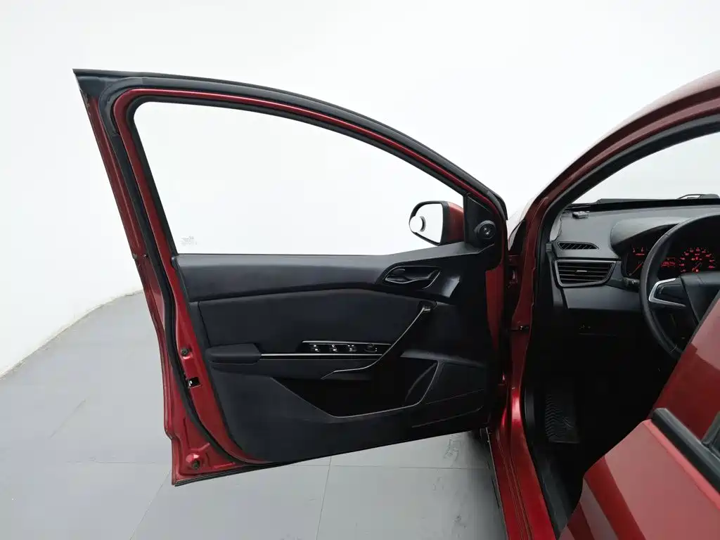 Baojun 310 — миниатюра 8