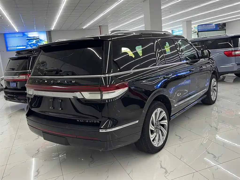 LINCOLN NAVIGATOR