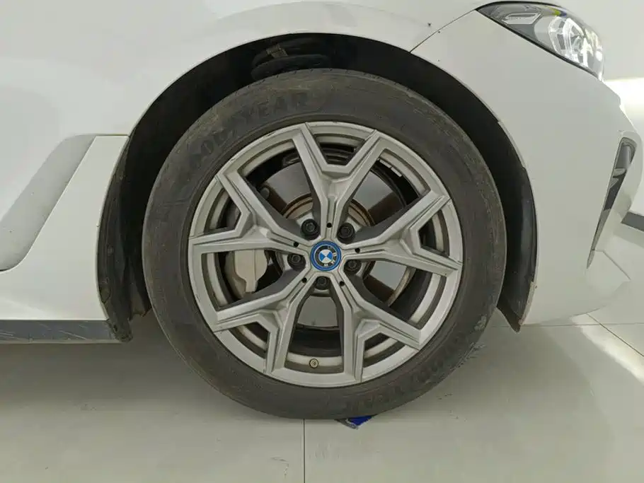BMW i3 — миниатюра 6