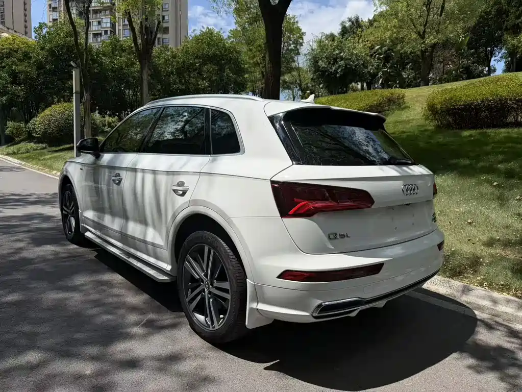 Audi Q5L — миниатюра 16