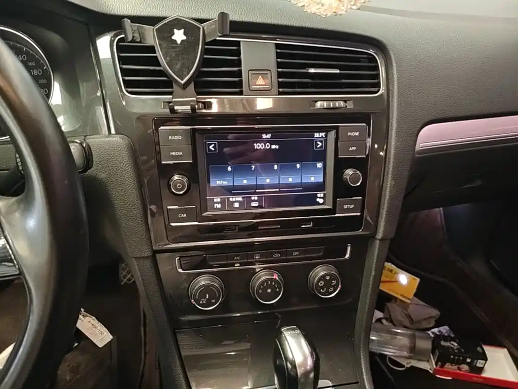 Volkswagen Golf — миниатюра 13