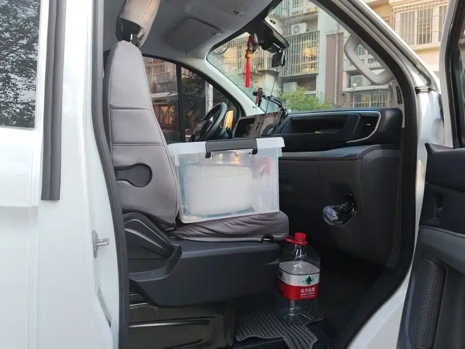 Ford Transit — миниатюра 8