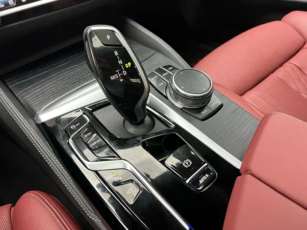 BMW 5 Series — миниатюра 14