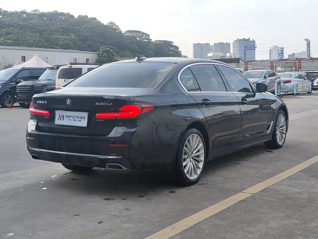 BMW 5 Series — миниатюра 6