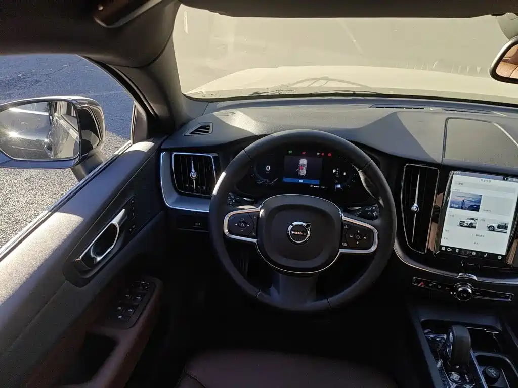 Volvo XC60 — миниатюра 6