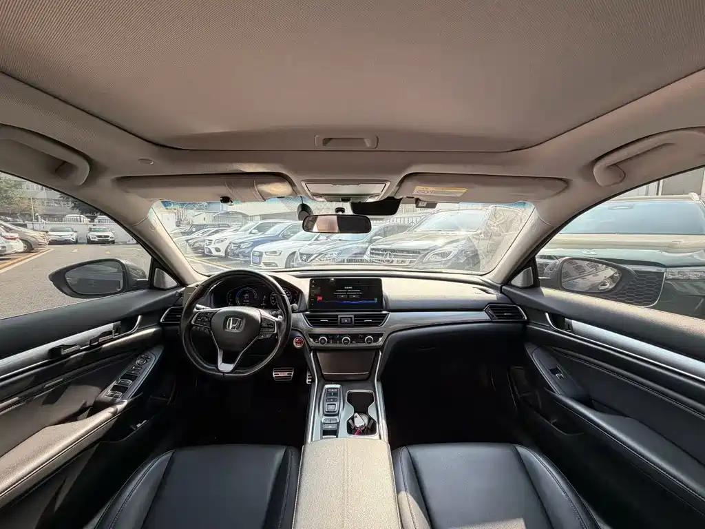 Honda Accord — миниатюра 8