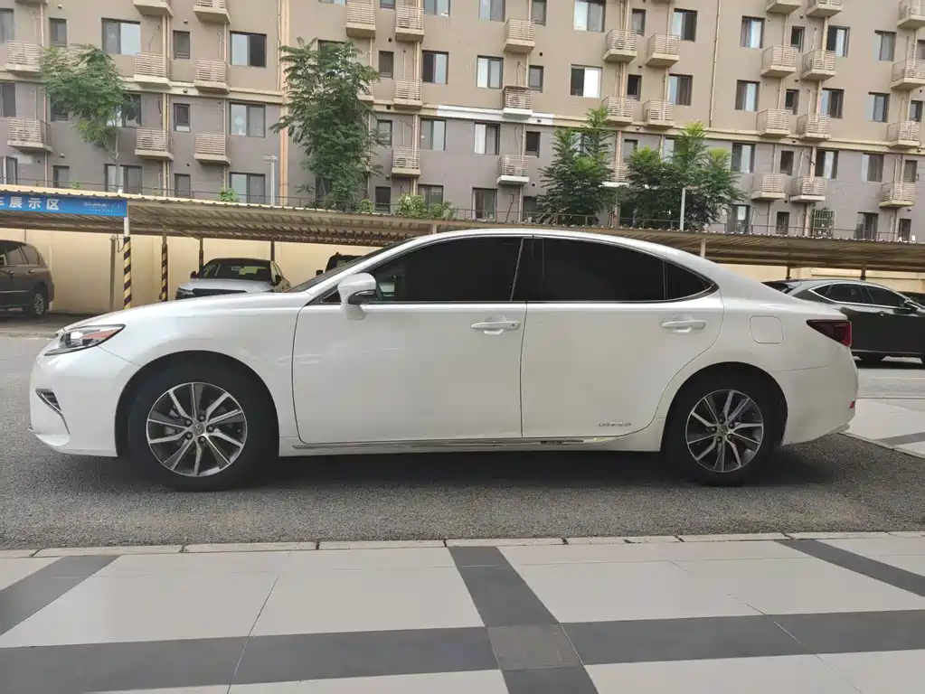 Lexus ES — миниатюра 3