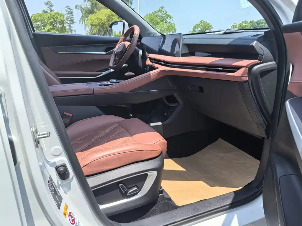 Changan Changan CS75PLUS — миниатюра 6