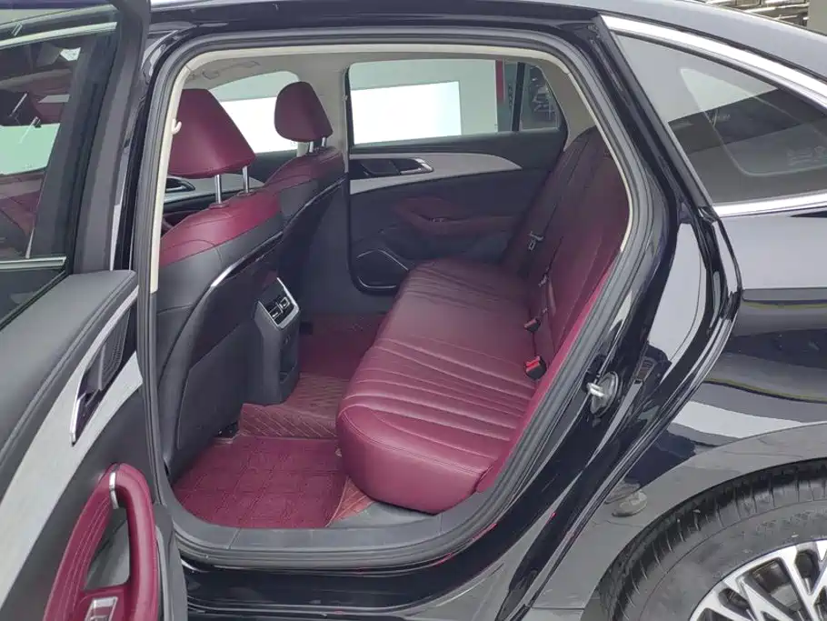 Hongqi Hongqi H5 — миниатюра 11