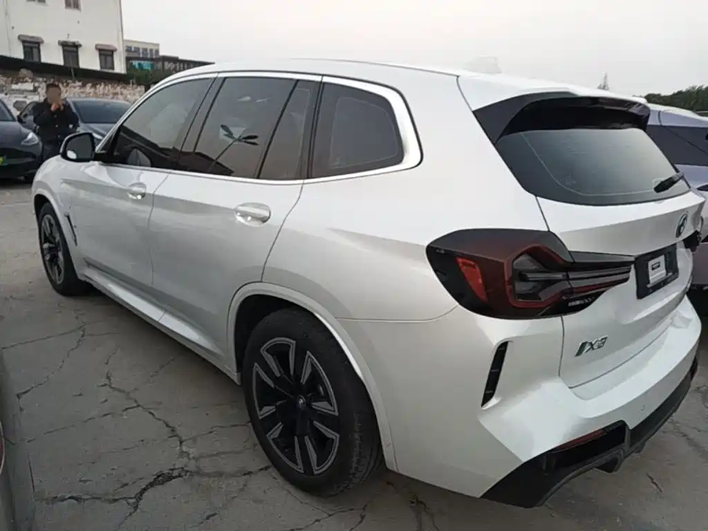 BMW iX3 — миниатюра 5