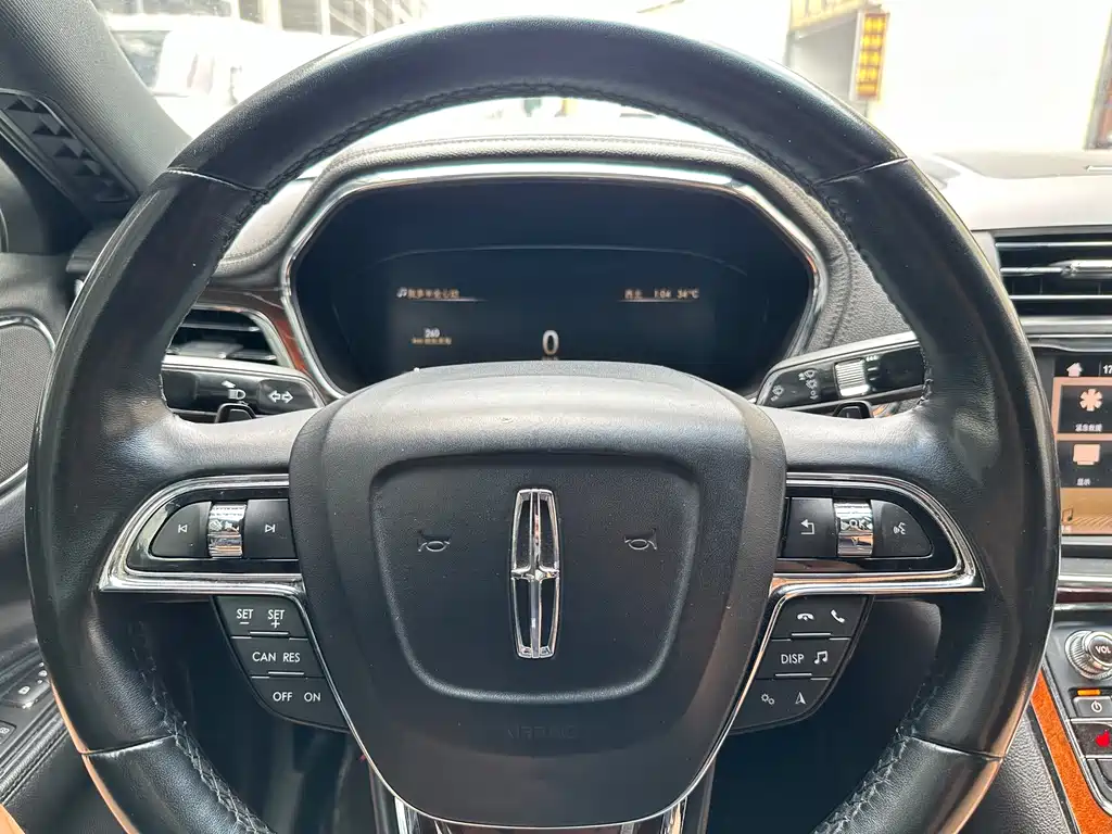 Lincoln Continental — миниатюра 6