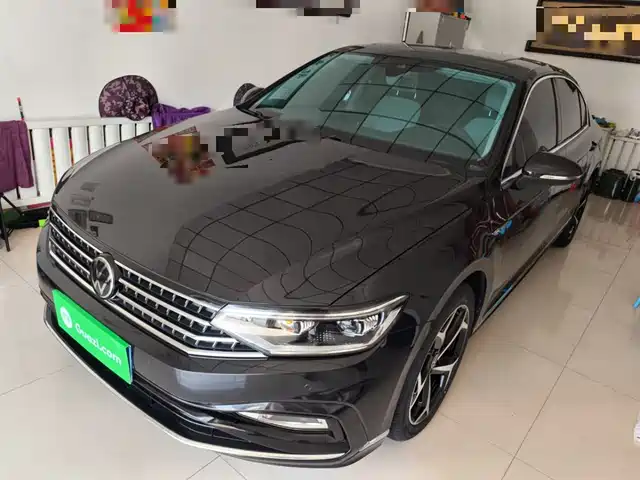 VOLKSWAGEN MAGOTAN 2023