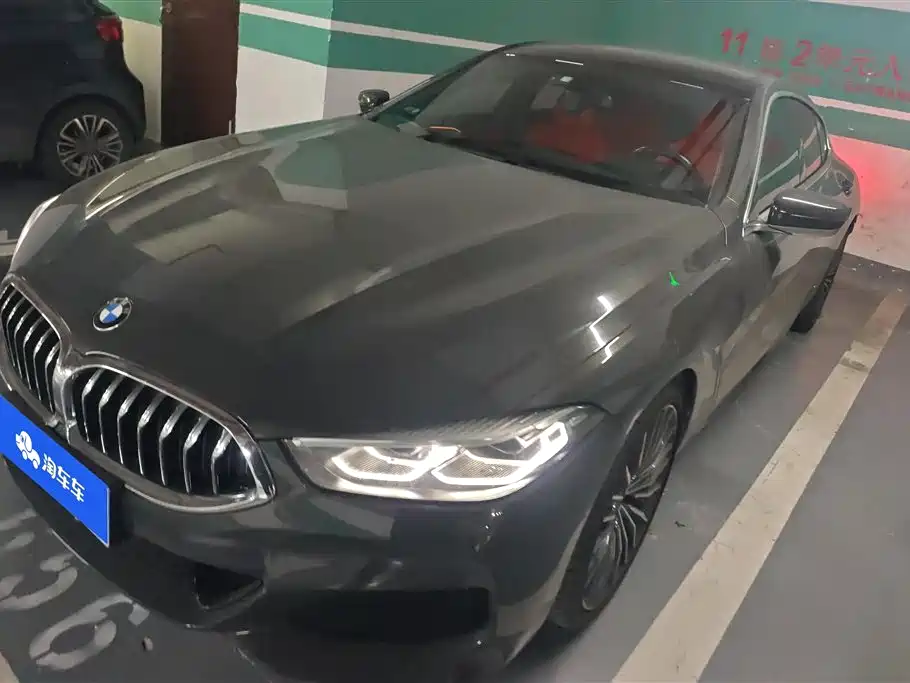 BMW 8 SERIES