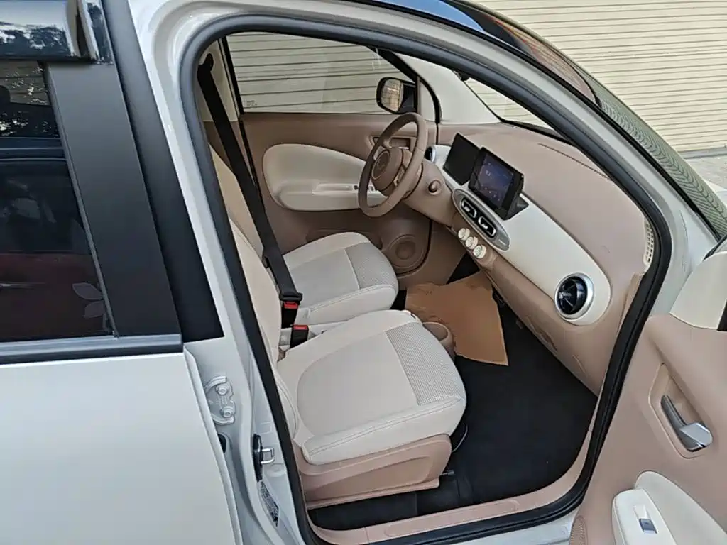 Wuling MINIEV — миниатюра 25