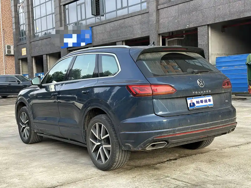VOLKSWAGEN TOUAREG