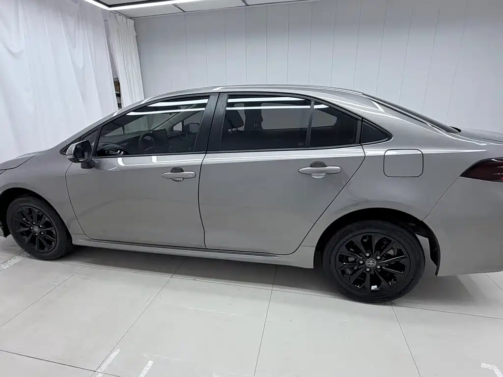 Toyota Corolla — миниатюра 8