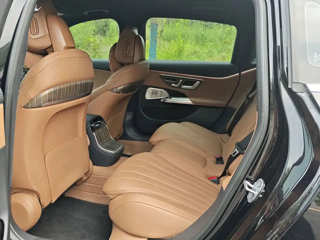 Mercedes-Benz E-Class — миниатюра 15