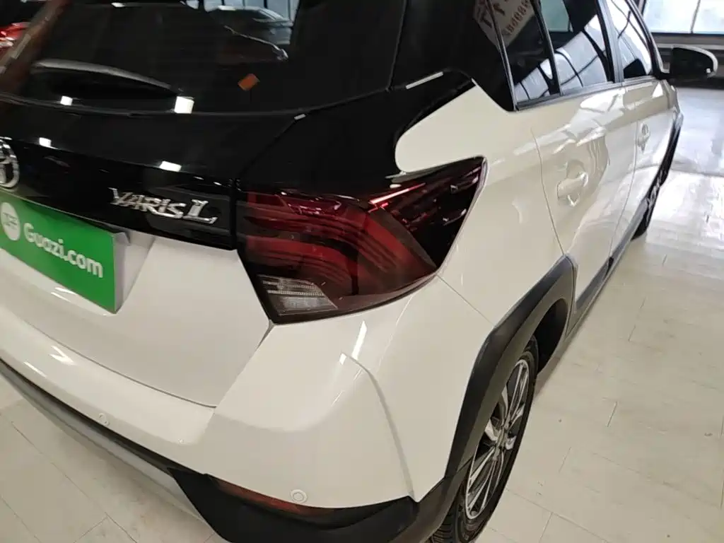 Toyota Yaris L — миниатюра 8