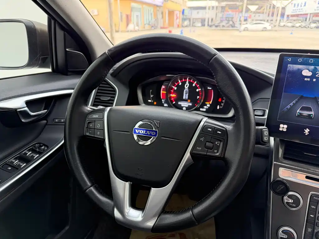 Volvo XC60 — миниатюра 7