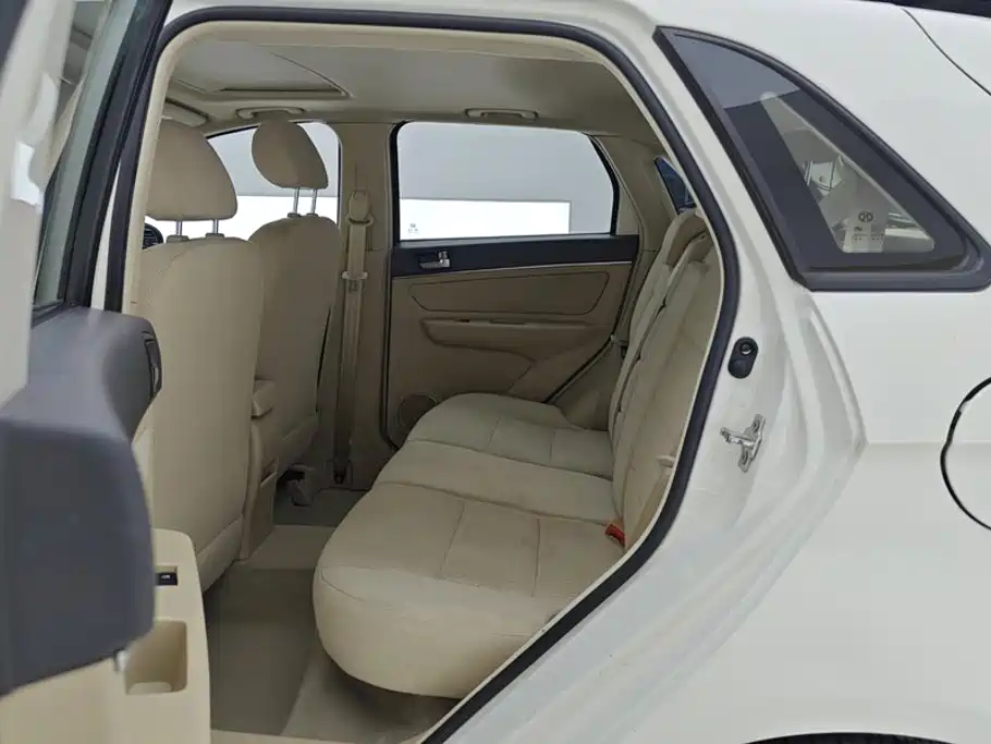 BAIC E-Series — миниатюра 10