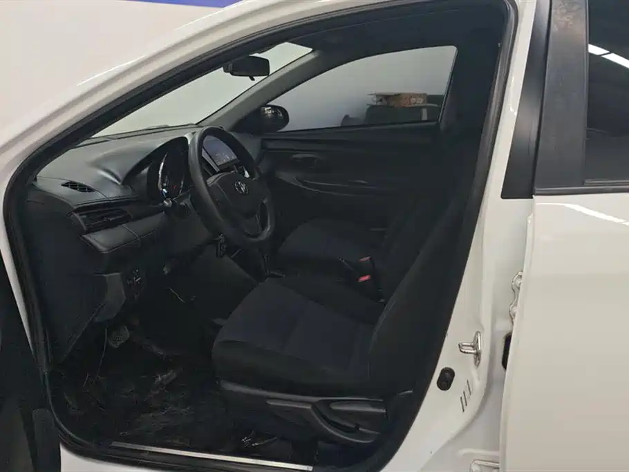 TOYOTA YARIS L ZHIXUAN