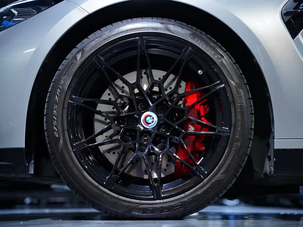 BMW M4 — миниатюра 2