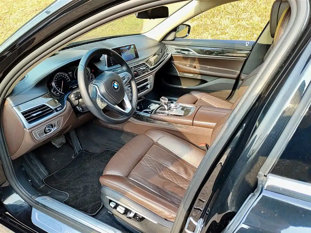 BMW 7 SERIES