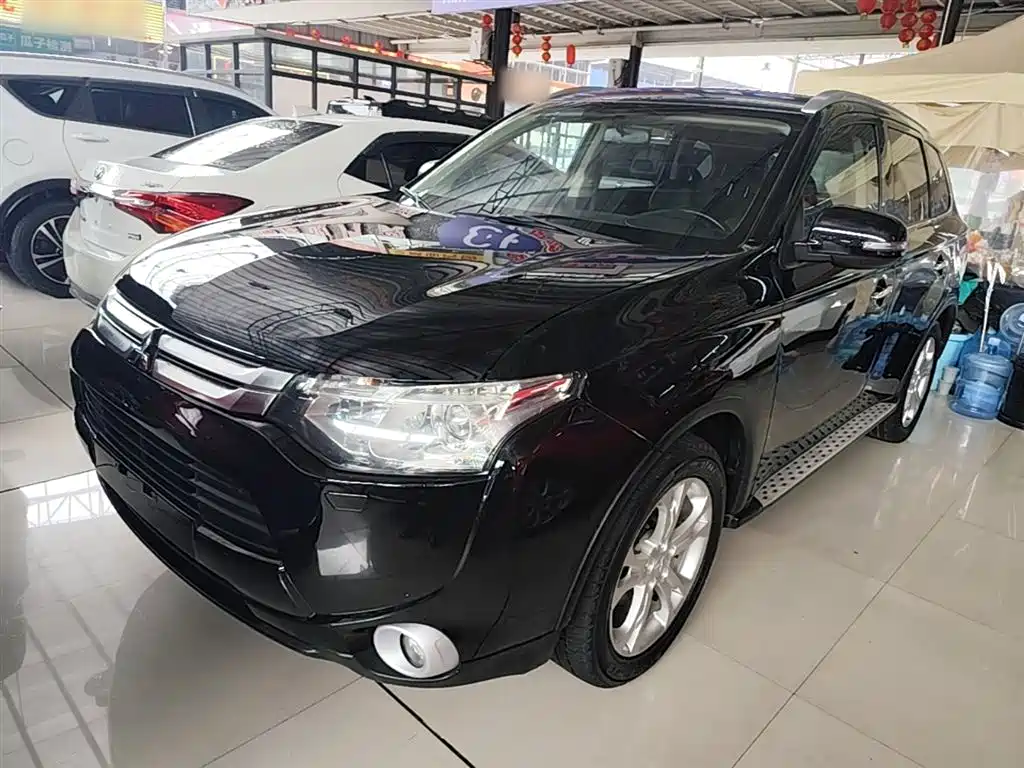 Mitsubishi Outlander (Import) 2015