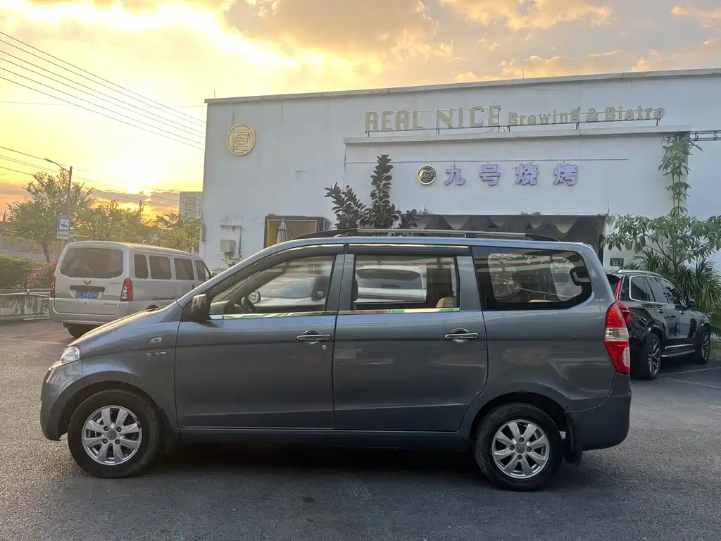 Wuling Hongguang — миниатюра 8