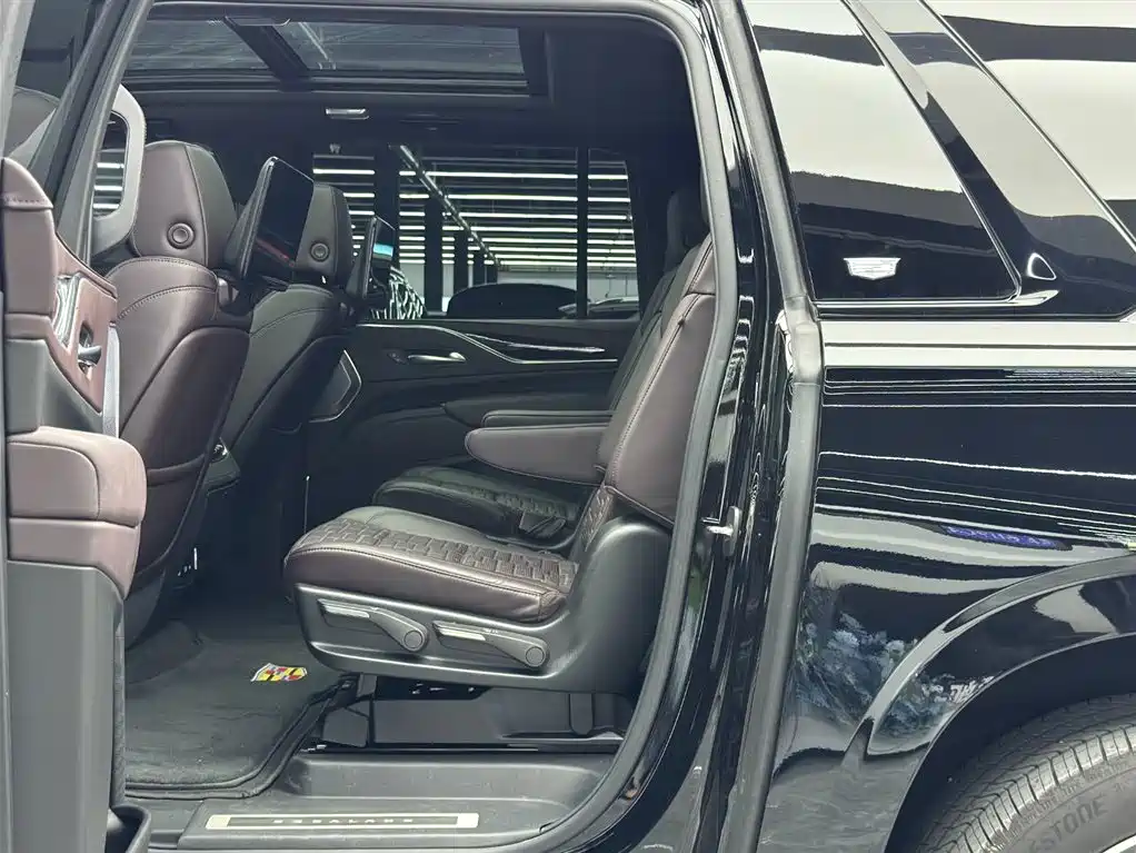 Cadillac Escalade 2024 3.0T Sport Platinum Long Wheelbase