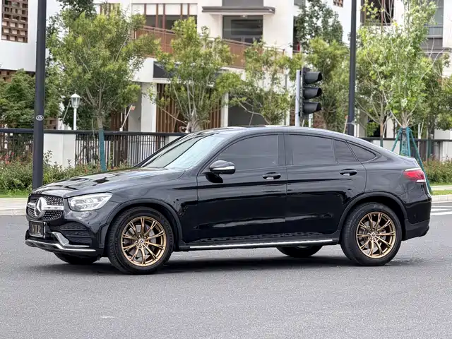 Mercedes-Benz GLC 2020 GLC 260 4 MATIC SUV — фото 1