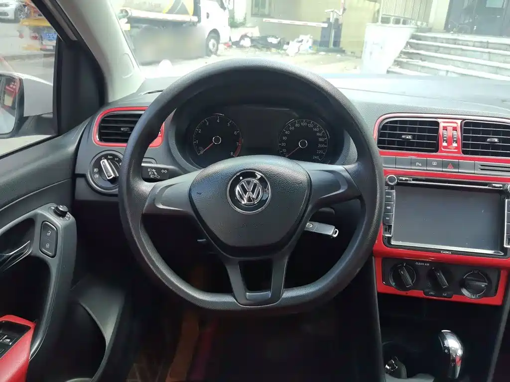 Volkswagen Polo — миниатюра 6