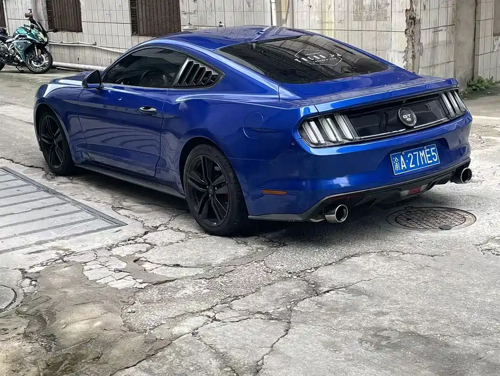 Ford Mustang — миниатюра 9