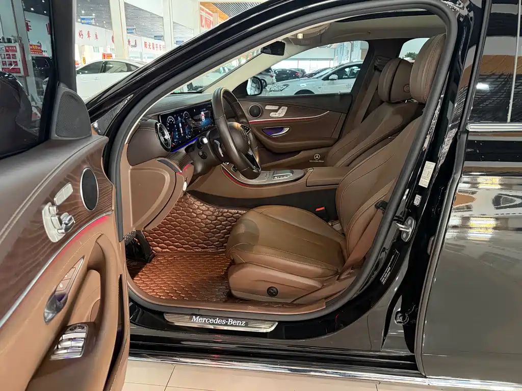 MERCEDES-BENZ E CLASS