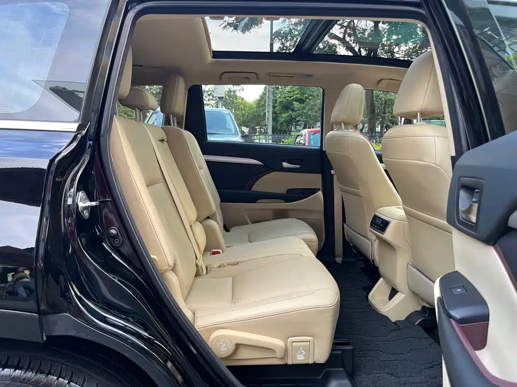 Toyota Highlander — миниатюра 10