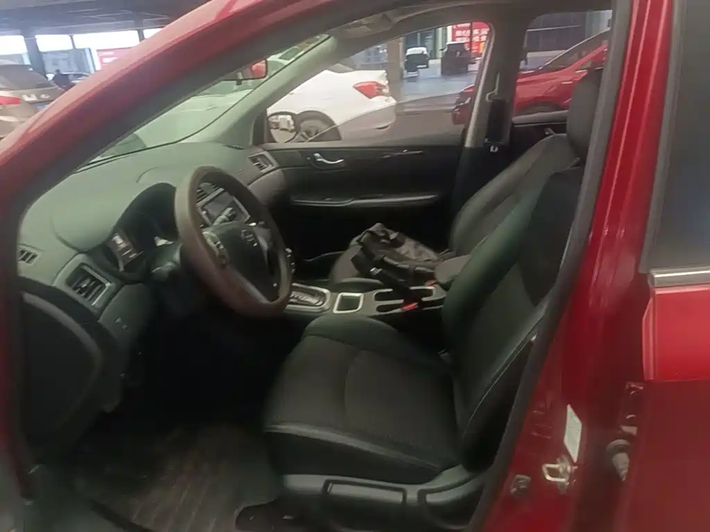 Nissan Tiida — миниатюра 15