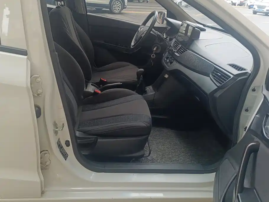 Baojun 310 — миниатюра 8