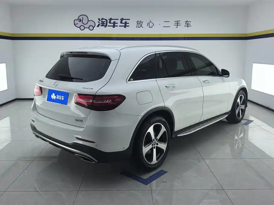 MERCEDES-BENZ GLC