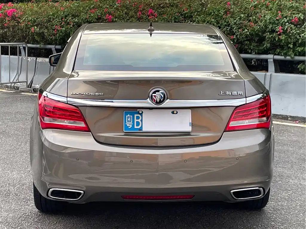 Buick LaCrosse — миниатюра 6
