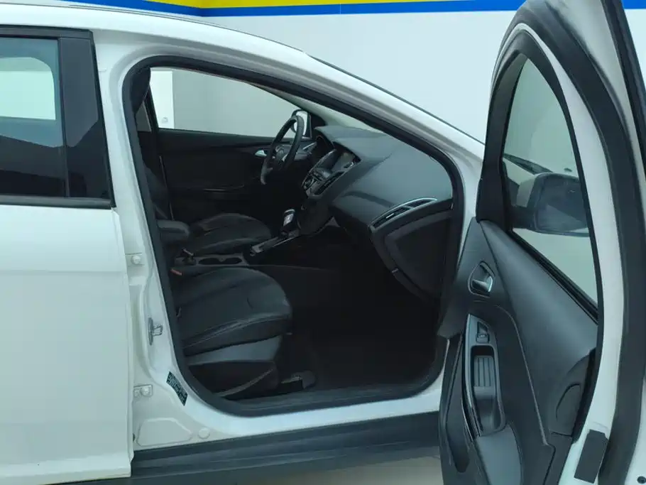 Ford Focus — миниатюра 8