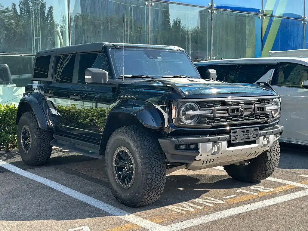 Ford Bronco (Import) — миниатюра 3