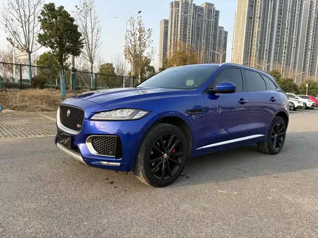 Jaguar F-PACE 2016
