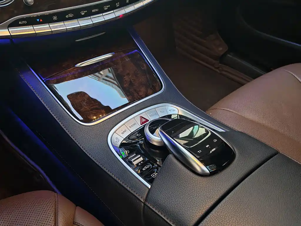 Mercedes-Benz S-Class — миниатюра 14