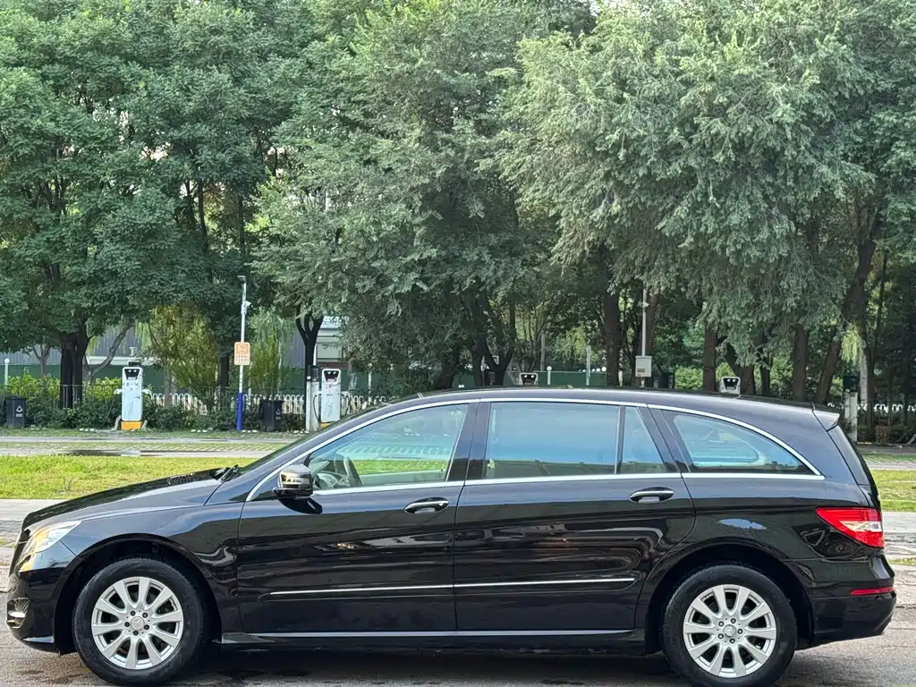 Mercedes-Benz R 2011 R 350 L 4MATIC