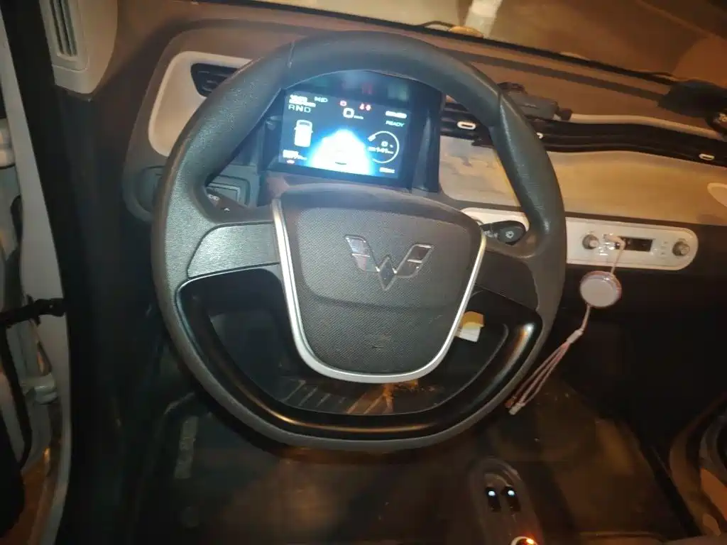 Wuling MINIEV — миниатюра 3