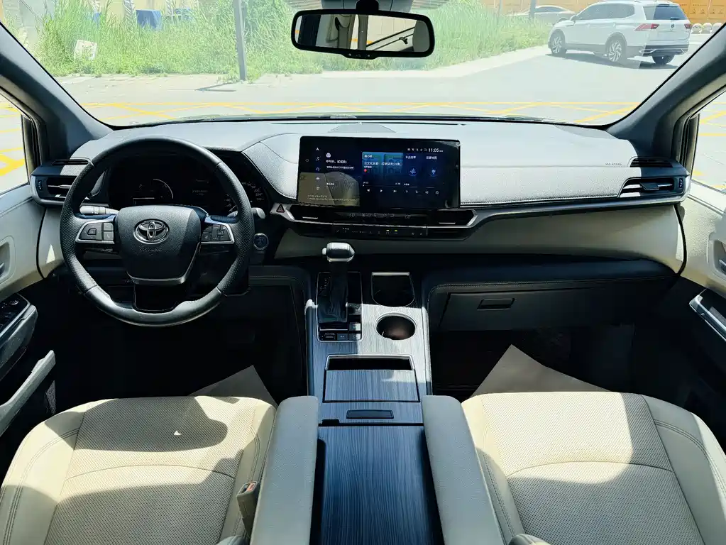 Toyota Sienna 2021 2.5L Luxury