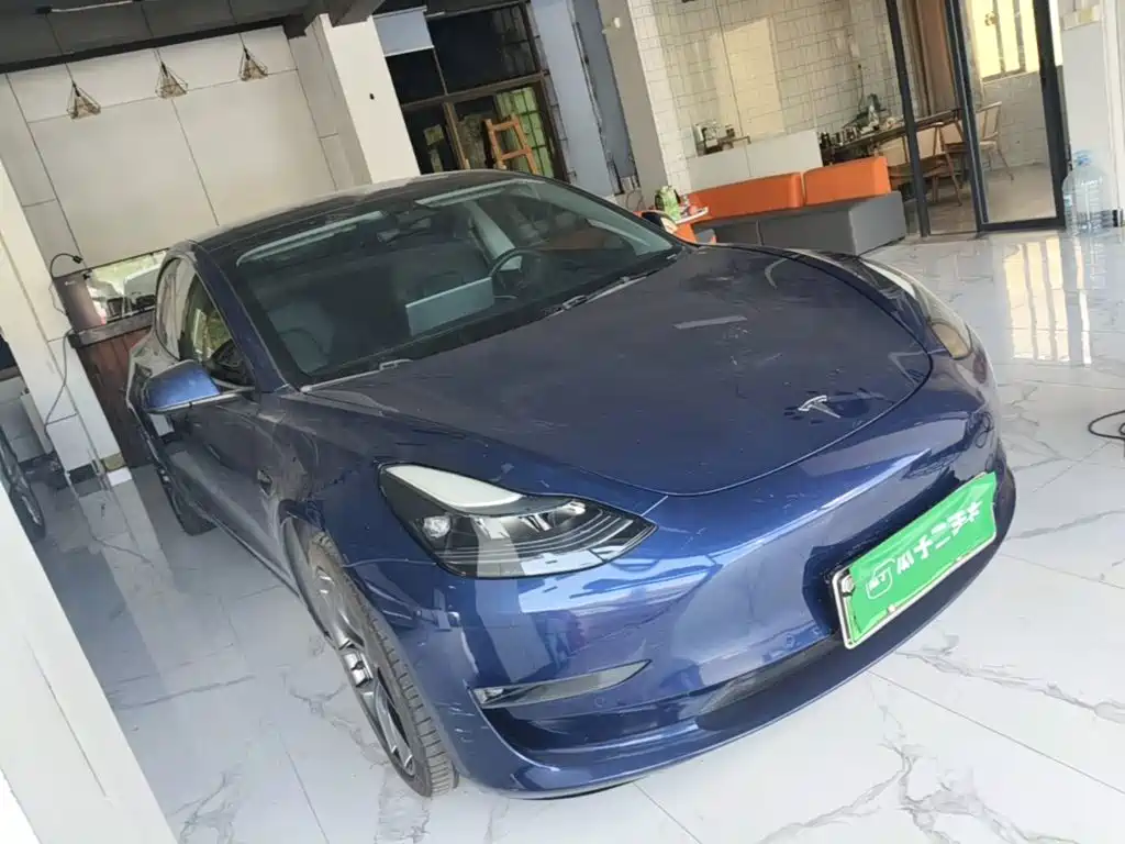 Tesla Model 3 — миниатюра 4