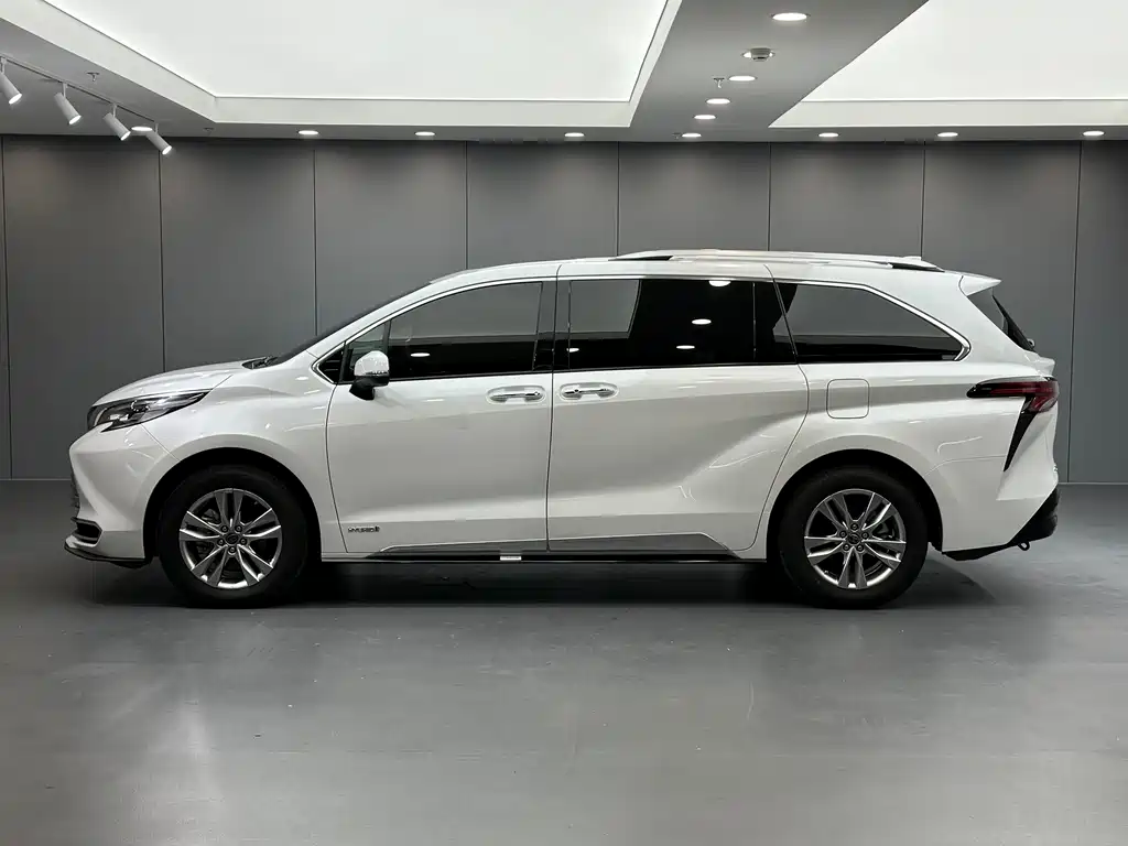Toyota Sienna — миниатюра 7